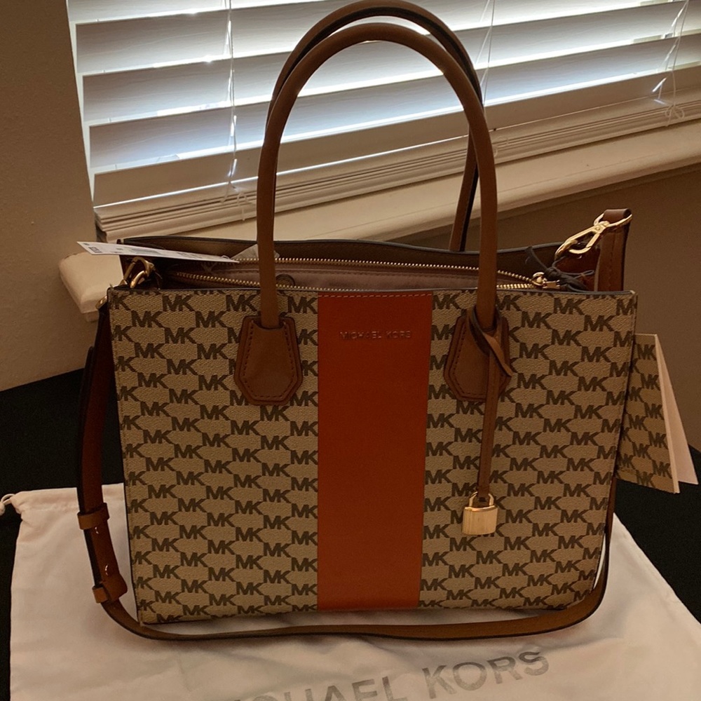 Michael Kors Center Stripe Mercer Lg Convertible Tote